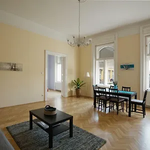 Klauzal Ter 9 Appartamento Budapest